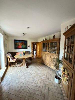 Esszimmer mit Zugang zur Dachterrasse