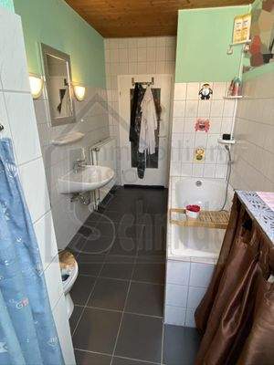 Bad III m. Dusche+Wanne