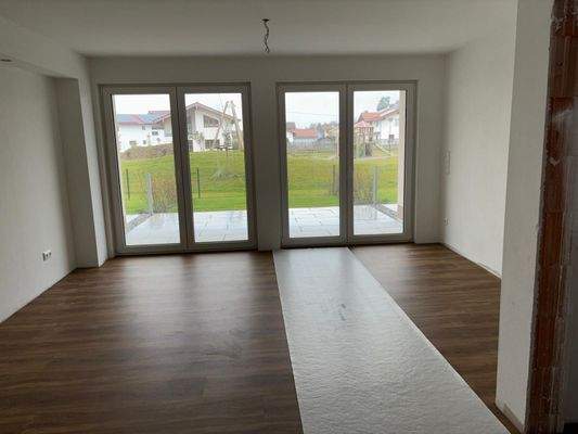 Wohn-Essbereich mit Küche (4).jpg