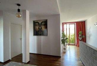 OG Flur mit den Balkon 