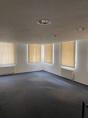 Eingangsbereich links 2.jpg