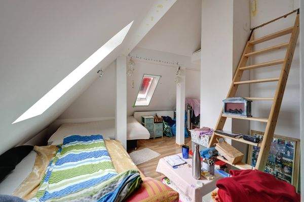 Schlaf- oder Arbeitszimmer im DG