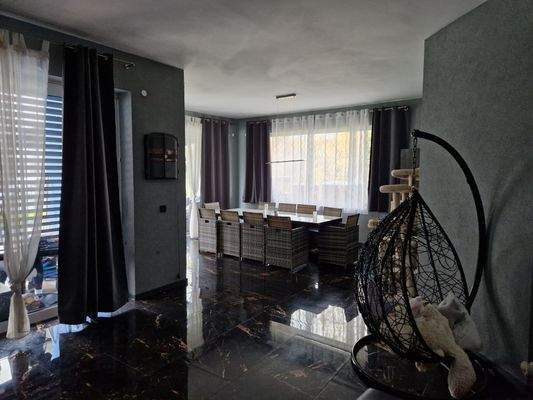 Blick in den Essbereich.jpg