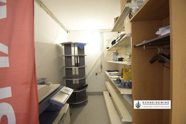 k-Seitentrakt hinten links in der Halle