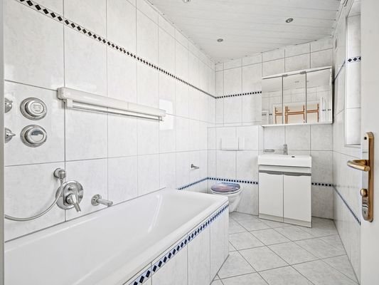OG: Badezimmer