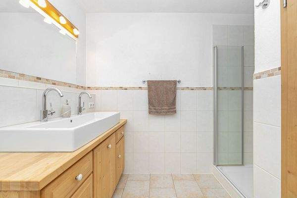 Badezimmer 2 mit Dusche