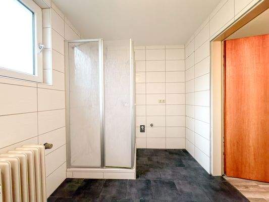 Dachgeschoss - Badezimmer