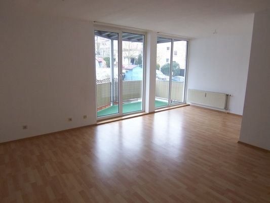 Marko Winter Immobilien --- Mosbach: 2-Zimmerwohnung mit 2 Balkone im Mehrfamilienhaus