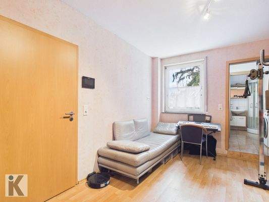 Schlafzimmer mit angrenzendem Bad