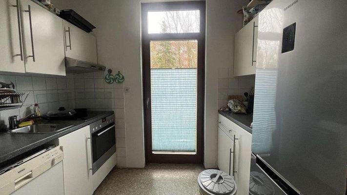 Küche mit Austritt Terrasse