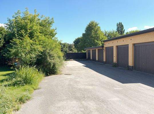 Grundstück mit Garagenhof