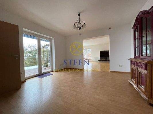 Esszimmer mit Tür Terrasse