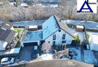 Liegenschaft Straßenansicht 