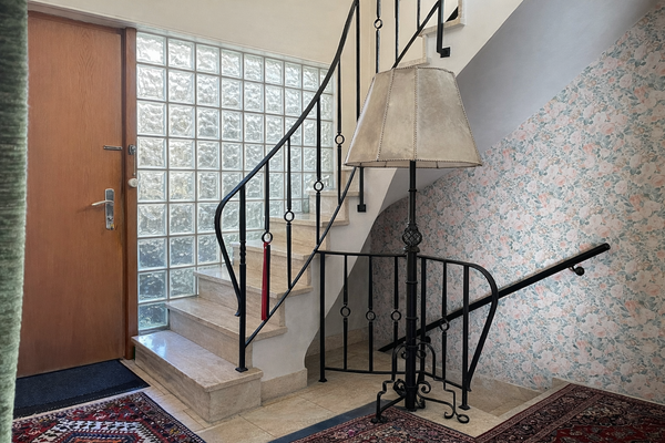 2 Eingangsbereich.png