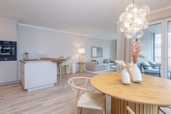 Blick in Wohn-/Essbereich