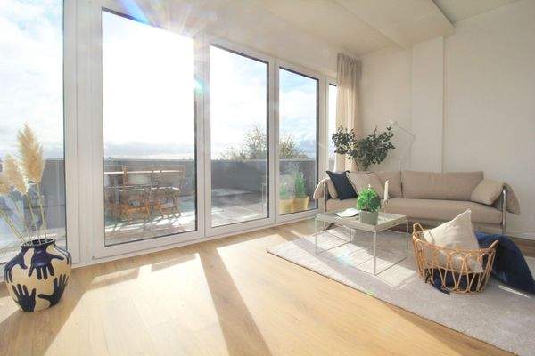 Wohn- und Esszimmer mit Dachterrasse