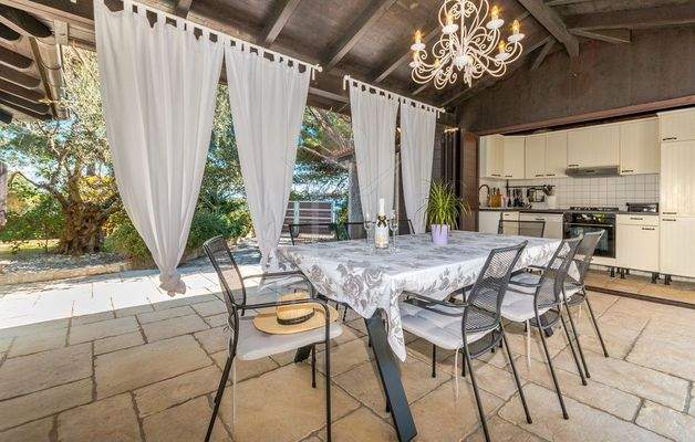 Eine wundervolle Außenküche