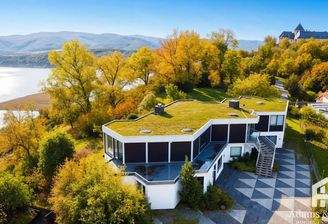 Haus mit großem Garten und wunderschönem Blick auf das Schloß und den Edersee