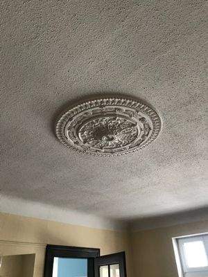 Stuckelement im Wohnzimmer