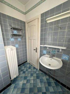 Badezimmer mit Badewanne