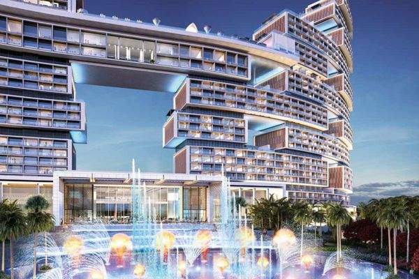 Gebäudeansicht bei Dämemrung