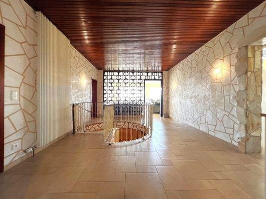 großzügiger Flurbereich