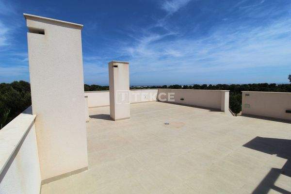 Apartments with Golf Course Views in Pilar de la Horadada