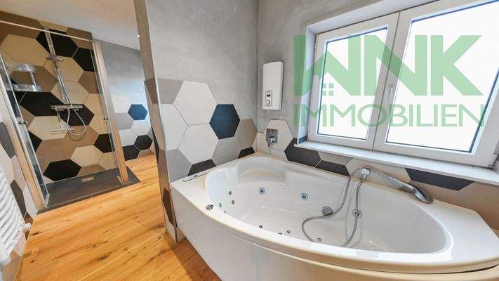 Badezimmer oben Wanne