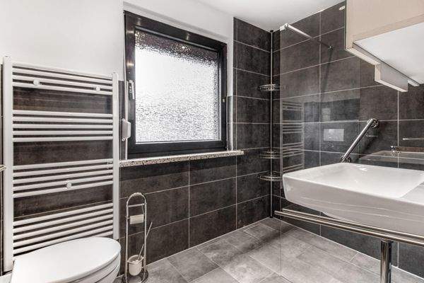 Badezimmer im Erdgeschoss