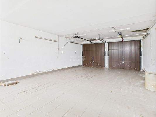 Garage 2