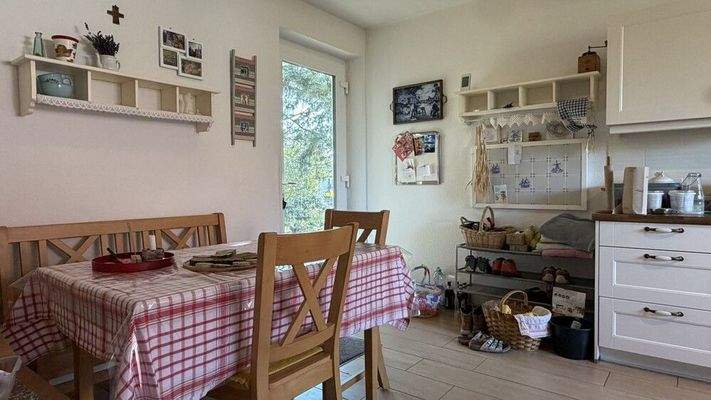 mit Sitzbereich und Terrassenzugang