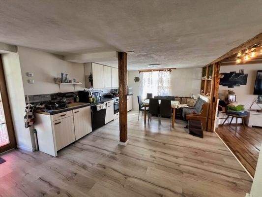 Küche und Essbereich