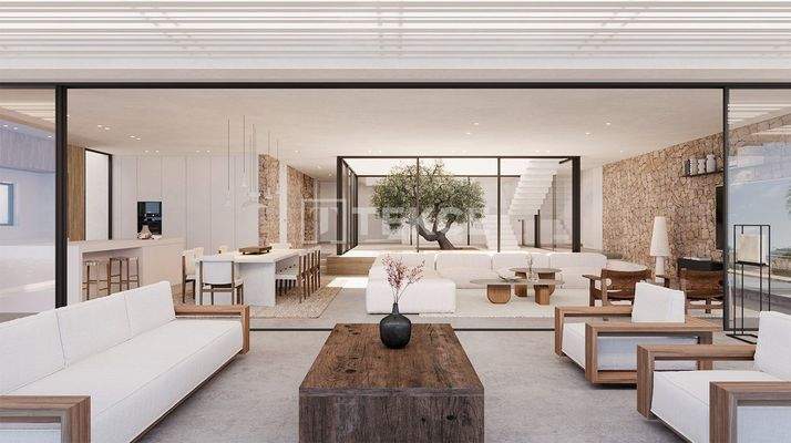 Villa Offering Expansive Cultivable Land in Yecla Murcia