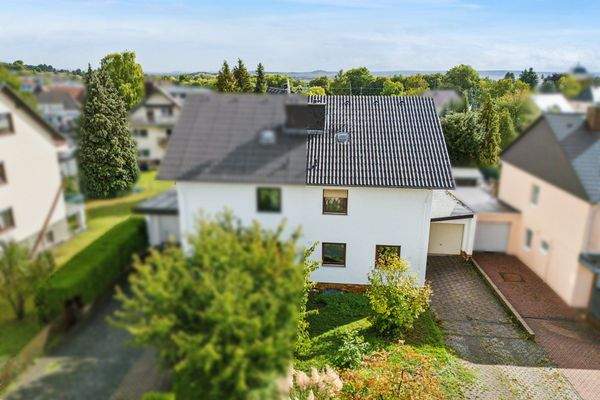 Luftbild: rechte Haushälfte von vorne 