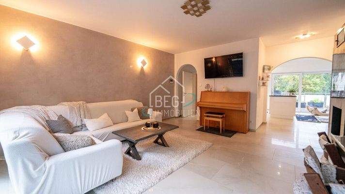 Wohn- /Esszimmer Wohnung links