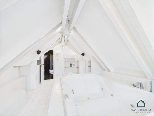 Wellness Whirlpool Area