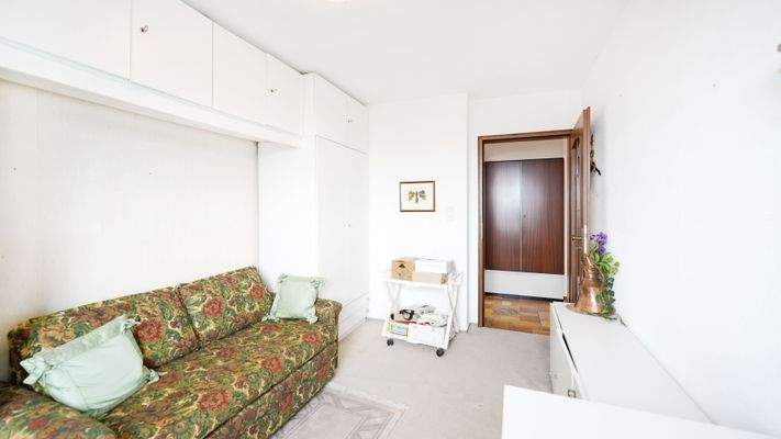 Arbeits- oder Kinderzimmer (2).jpg