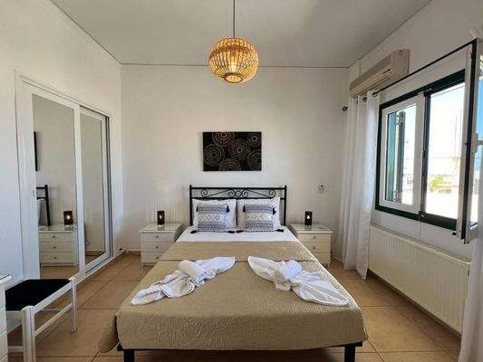 Kreta, Chersonisou: Hervorragende Villa mit Pool, Meerblick und separatem Gästehaus zu verkaufen