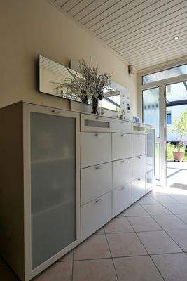 Flur mit Blick zum Hauseingang