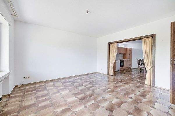 Wohnzimmer Untergeschoss mit Küche