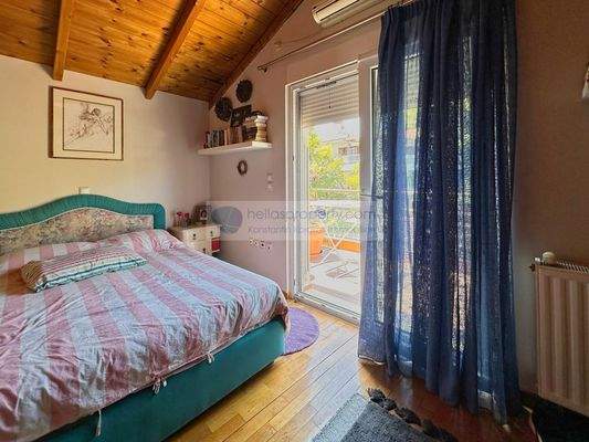 3905f57bf6384ed2a8e51054a201a359-original