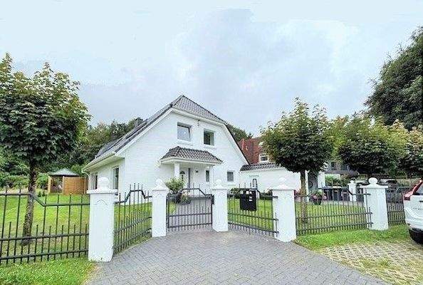 Hausansicht Straßenseite.jpg