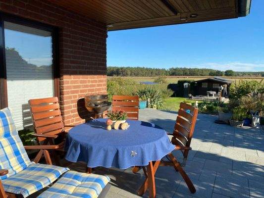 Überdachte Süd/West Terrasse