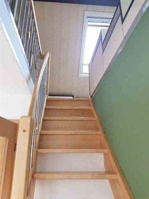 Treppenaufgang in DG