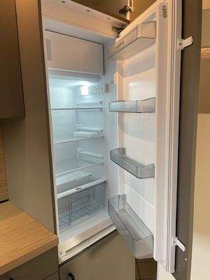 Offener Kühlschrank