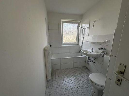 Strotheide 58, 2.OGL, Bad