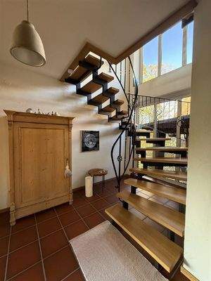 offene Treppe ins Obergeschoss