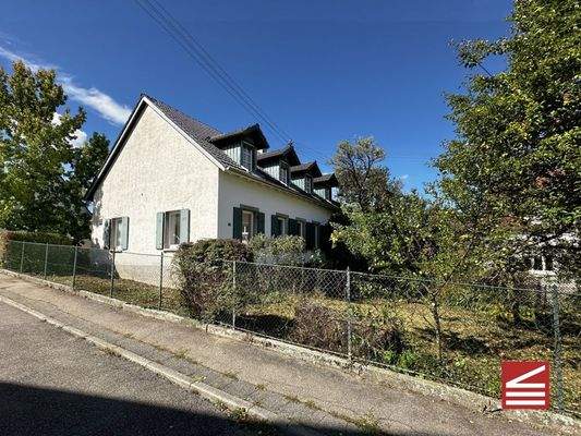 seitliche Gartenansicht