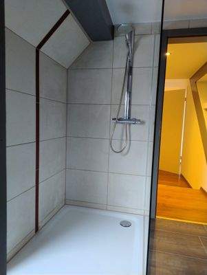 Badezimmer 3 obere Etage.jpg