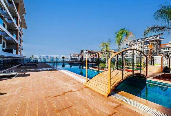 Detached Sea-View House with Private Pool in Alanya